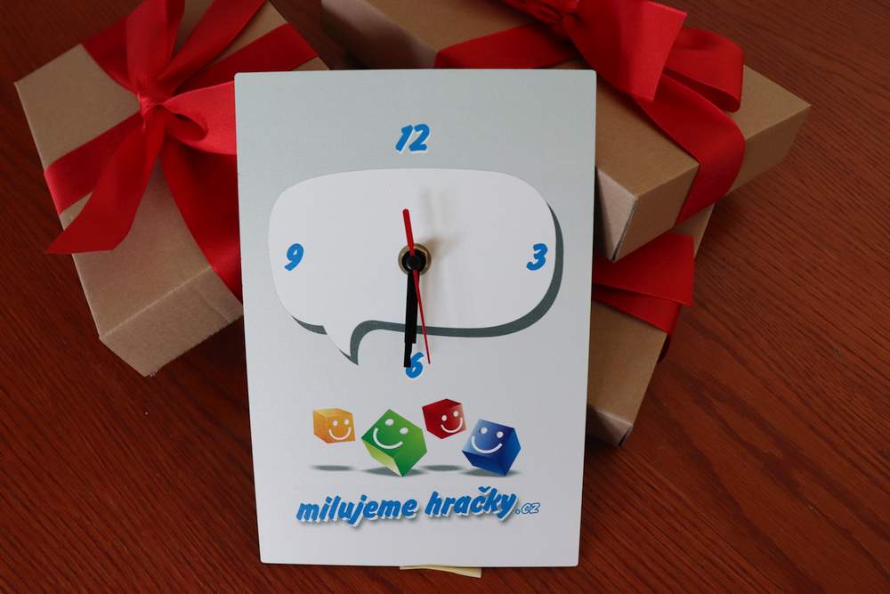 Hodiny PEXI se smajlíky - milujeme hračky (22,5x15x4cm)